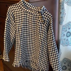 Zara houndstooth top with fringed bottom